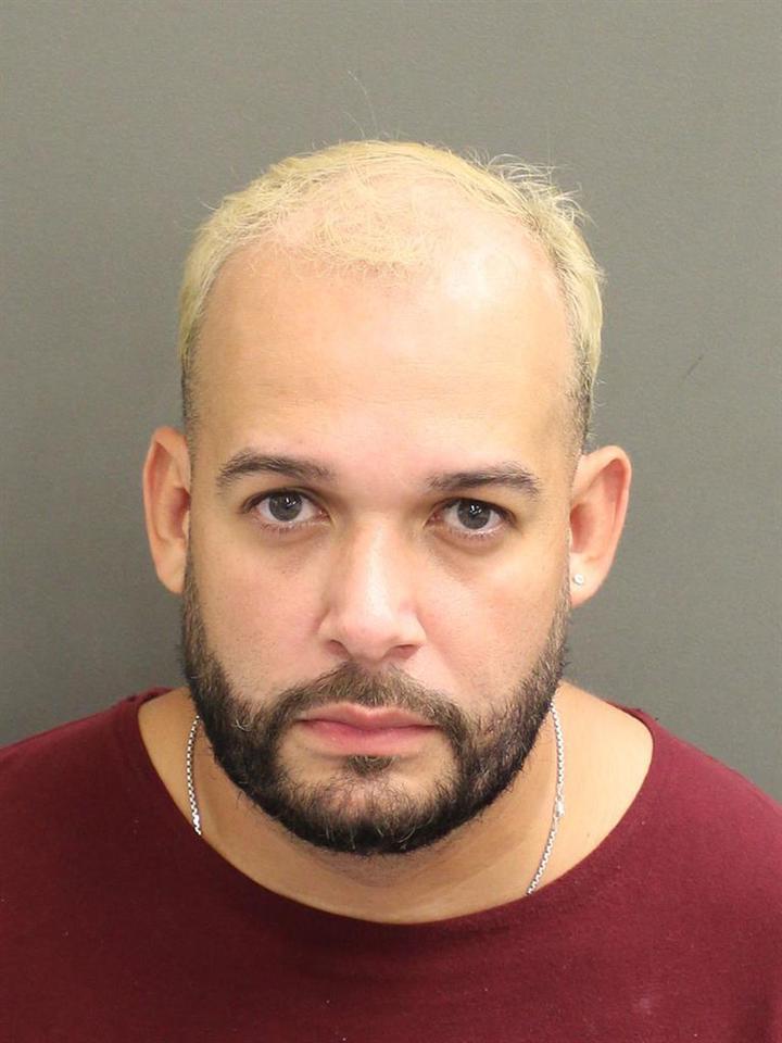 Famoso promotor de eventos em Orlando acusado de abusar sexualmente de menores.